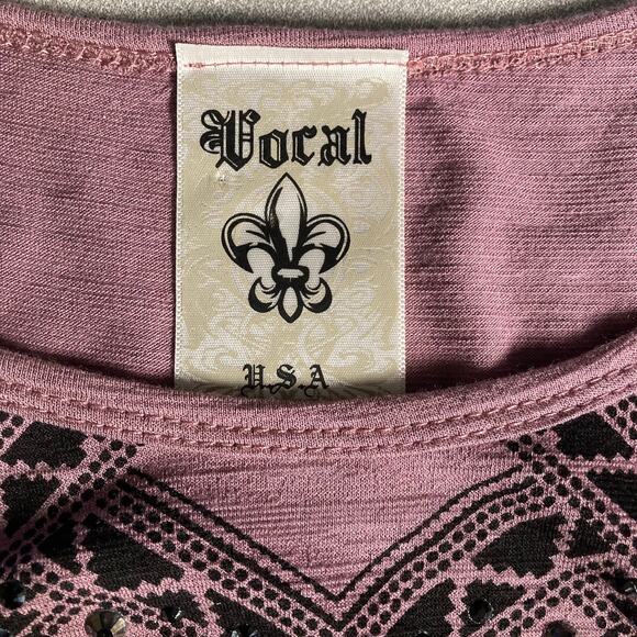 Vocal rhinestone graphic tunic top, ladies mauve medium tribal feather print - Picture 7 of 8